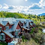 Northstar 1 - Mountain View Corner Retreat