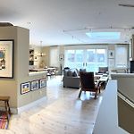 Penthouse #2 At Diamondtooth - Location And Views!