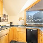 This Three Bedroom Condo Boasts Great Views Of The Ski Area!