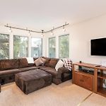 South Facing Condo Close To Ski Access, Groceries, Shops And Restaurants