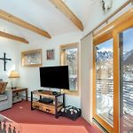 Amazing View 2 Bed-2 Bath Plus Loft Condo At Lulu City