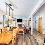 Bright 1Br Condo - Walk To Gondola!