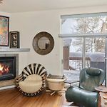 Remodeled Luxury Condo - Skii In Skii Out