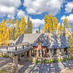 Twin Elk By Exceptional Stays