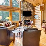 Stunning Views! Ski-In/Out Mountain Village Cabin
