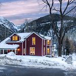 Luxury At Miles High, With 2 Free Ski Passes