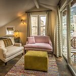 Dunton Town House Hotel