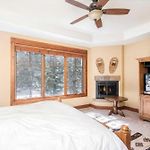 Ski-In Ski-Out 4Br W- Deck, Hot Tub, & Crib