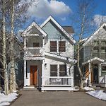 South Pacific Townhouse By Exceptional Stays