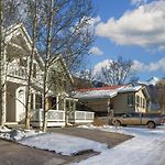 South Pacific Townhouse By Exceptional Stays