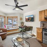 Riverfront, Blocks To Ski - Mtn Views, Hot Tub At Viking Lodge 217 Condo