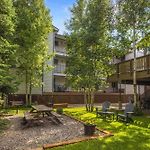 Big & Bright Hidden Gem With Garage, Hot Tub, Lux Kitchen Condo