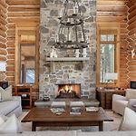 Bear Lodge - Modern Log Home At Easy Ski-In-Out Location