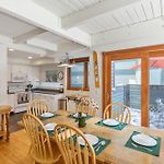 Town Trail Retreat Patio Lift 7 Hot Tubs 3Br 2Ba Sleeps 8