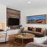 Misty Maiden Lodge By Avantstay