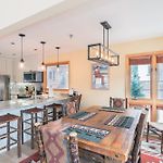 Le Chamonix D Condo