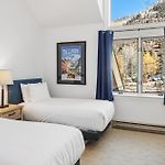 Mountain View Dream On River Trail - Hot Tub, Garage, Lift 7 Ski In Out Condo