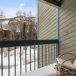 Riverside Condos D01 By Avantstay