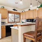 Riverside Condos B204 By Avantstay