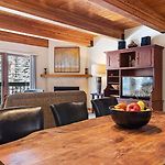 Riverside Condos A102 By Avantstay