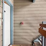 Riverside Condos B204 By Avantstay