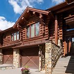 Townhome On The Creek 135 By Avantstay