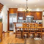 Pacific Street Townhome 514B By Avantstay