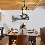 Riverside Condos C102 By Avantstay