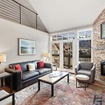 Slopeside Paradise Penthouse At Lift 7, Views, Fireplace, Deck, Hot Tub Condo