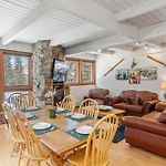 Twin Lodge 337 & 338 - Liftside And Hot Tubs Access