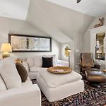 Peaceful Home-Like Condo - Spacious, Private Deck, Fireplace Condo