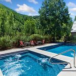Cloud Nine, Walk To Gondola, Top Floor On River & Hot Tub Condo