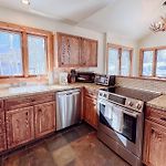 Benchmark Dr 101 ~ Guest House