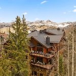 Mountain Village Retreat Hot Tub Ski-Inout