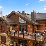 Mountain Village Retreat Hot Tub Ski-Inout