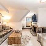 5 Star Hotel - Exclusive Private Residence