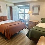 Mountainside Inn 115 And 117 Hotel Room