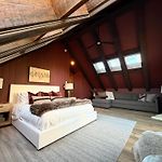 Elk Lake Lodge