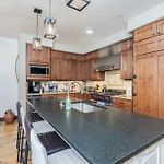 Slopeside Reserve Condo