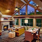 Fairmont Heritage Place, Franz Klammer Lodge