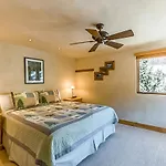 Telluride Lodge