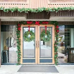 Affordably Priced 2 Bedroom - Riverclub2Br