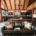 Red Mountain Alpine Lodge