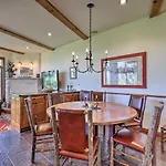 Upscale Ski-in/ski-out Escape W/ Deck + Grill *