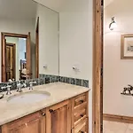 Upscale Ski-in/ski-out Escape W/ Deck + Grill * Telluride