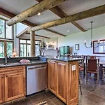 Upscale Ski-in/ski-out Escape W/ Deck + Grill Holiday home Telluride