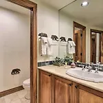 Upscale Ski-in/ski-out Escape W/ Deck + Grill * Telluride