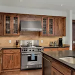 Ballard 203 Downtown Condo Postcard Views - 2Bd 2.5Ba Sleeps 4 Apartment *