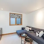 Depot Luxury Townhome: Rooftop Hot Tub & Gondola Access *