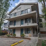 Apartment The Creekside Retreat: Steps To Of